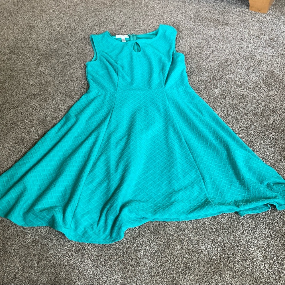 London Times Dress Green Fit N Flair Cocktail Size 10P Sleeveless Keyhole Neck